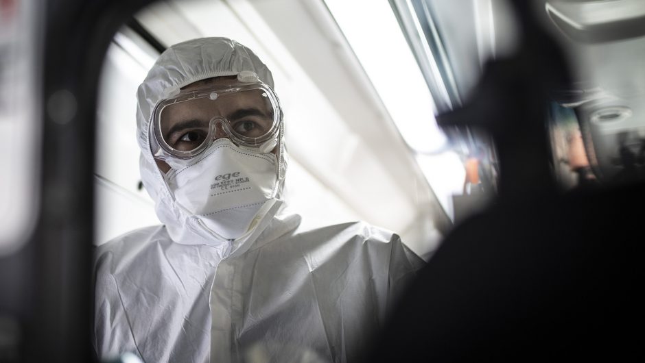 Researchers developing mask that detects coronavirus