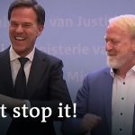 Dutch Prime Minister Rutte forgets his own Coronavirus advice | DW News