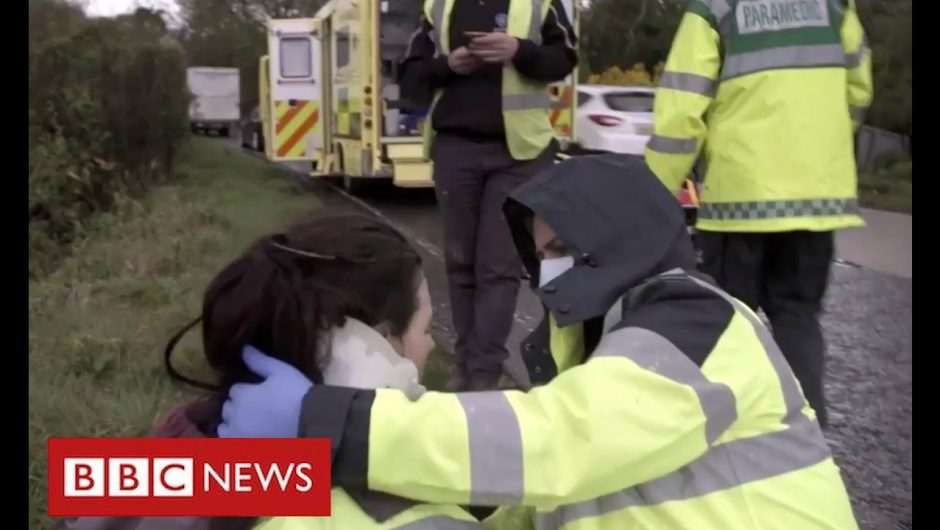 Coronavirus frontline: the paramedics risking their lives to help patients – BBC News