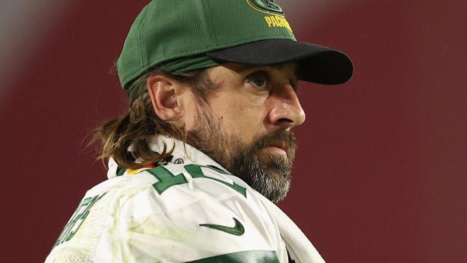 Aaron Rodgers tests positive for COVID-19 months after dodging a vaccine question by saying he’s ‘immunized’