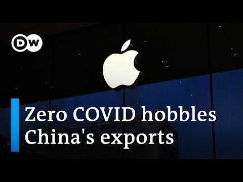 Apple warns lockdowns in China will delay product deliveries | DW Business